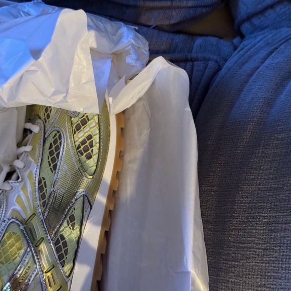 BRAND NEW MENS BOTTEGA SNEAKERS NEVER WORN WITH BOX  !! Size 44 US 11 men’s - Picture 2 of 5